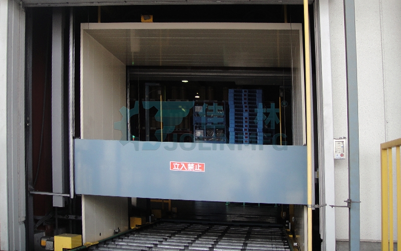 垂直提升機(jī)